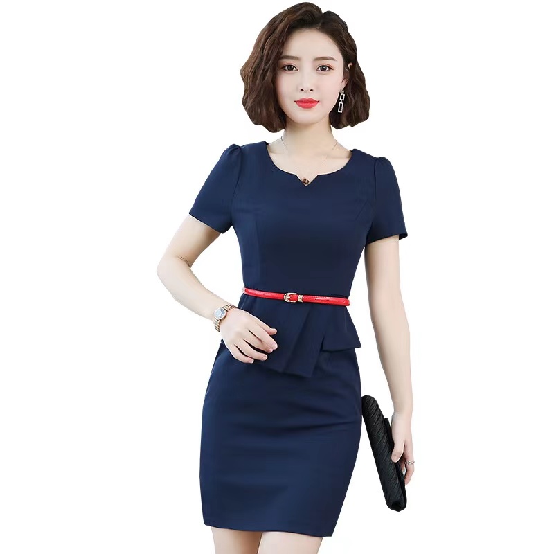 礼仪服装